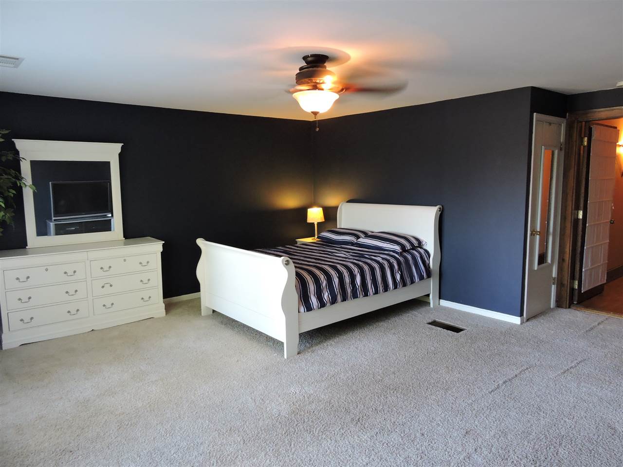 5011 Stringtown Road Evansville, IN 47711 - Photo 16 of 36 Gallery Image 16