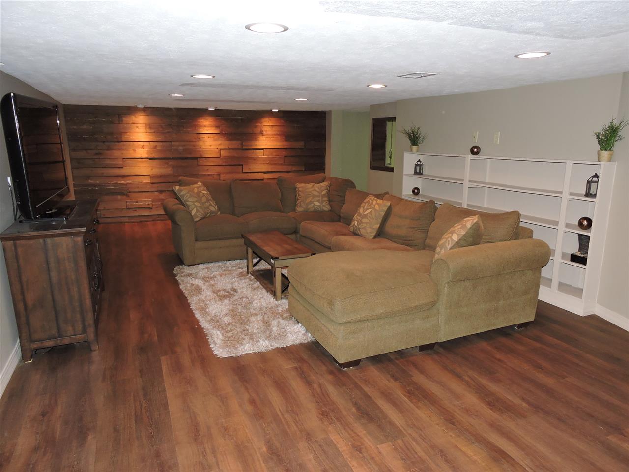 5011 Stringtown Road Evansville, IN 47711 - Photo 27 of 36 Gallery Image 27