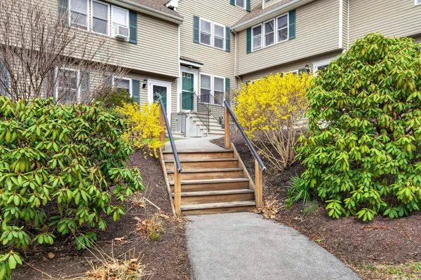 $435,000 | 30 Charter Street, Unit 14, Exeter, NH 03833