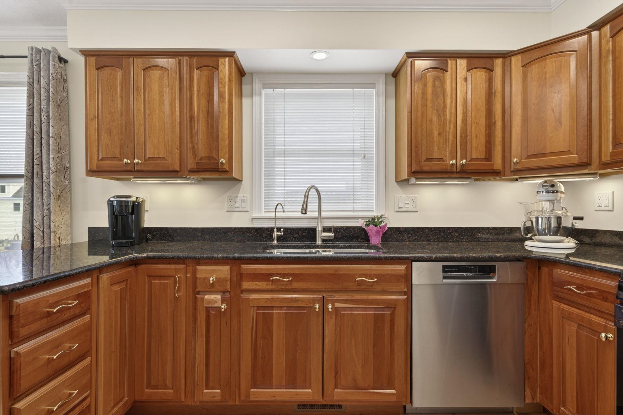 30 Charter Street, Unit 14 Exeter, NH 03833 - Photo 11 of 46