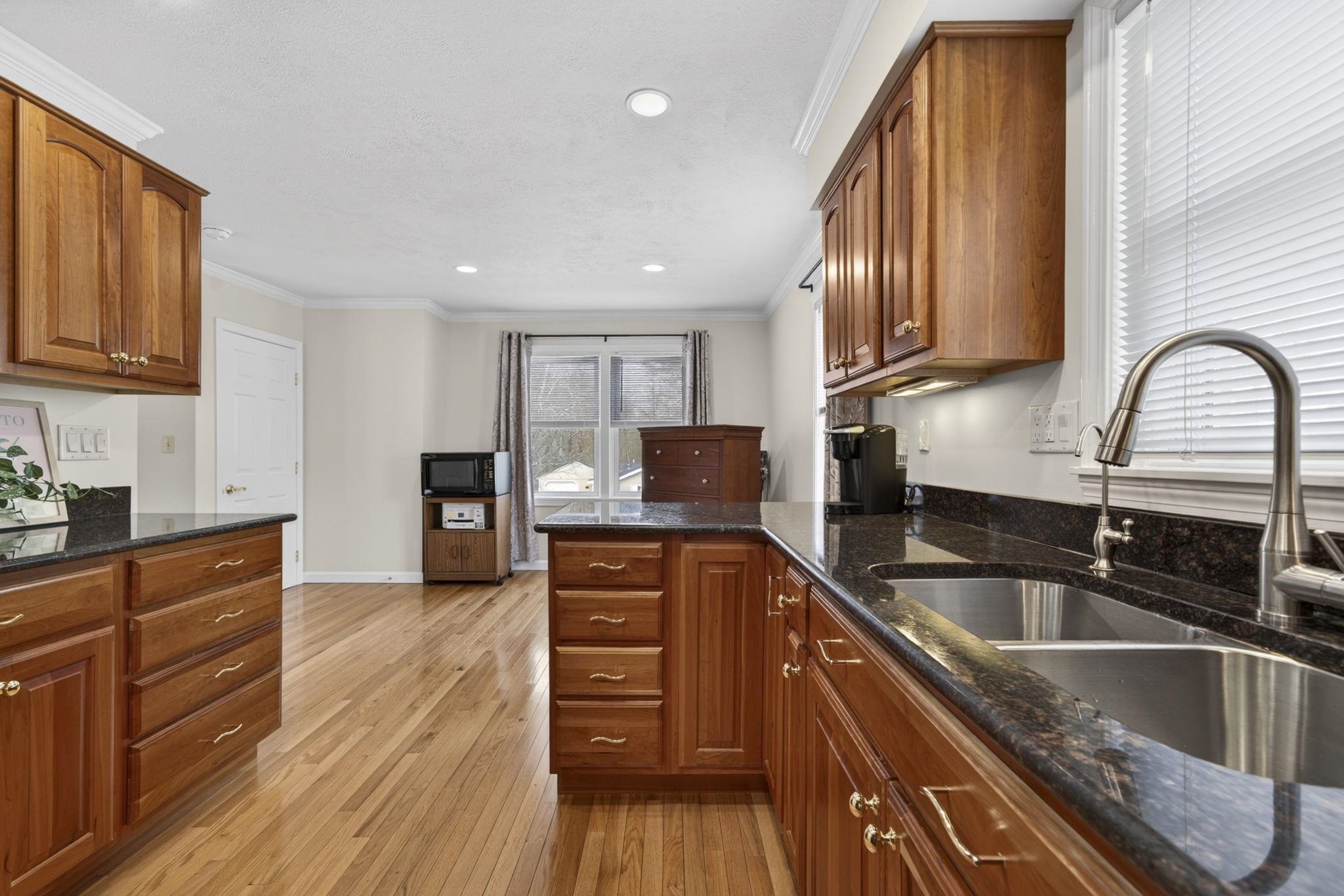 30 Charter Street, Unit 14 Exeter, NH 03833 - Photo 12 of 46