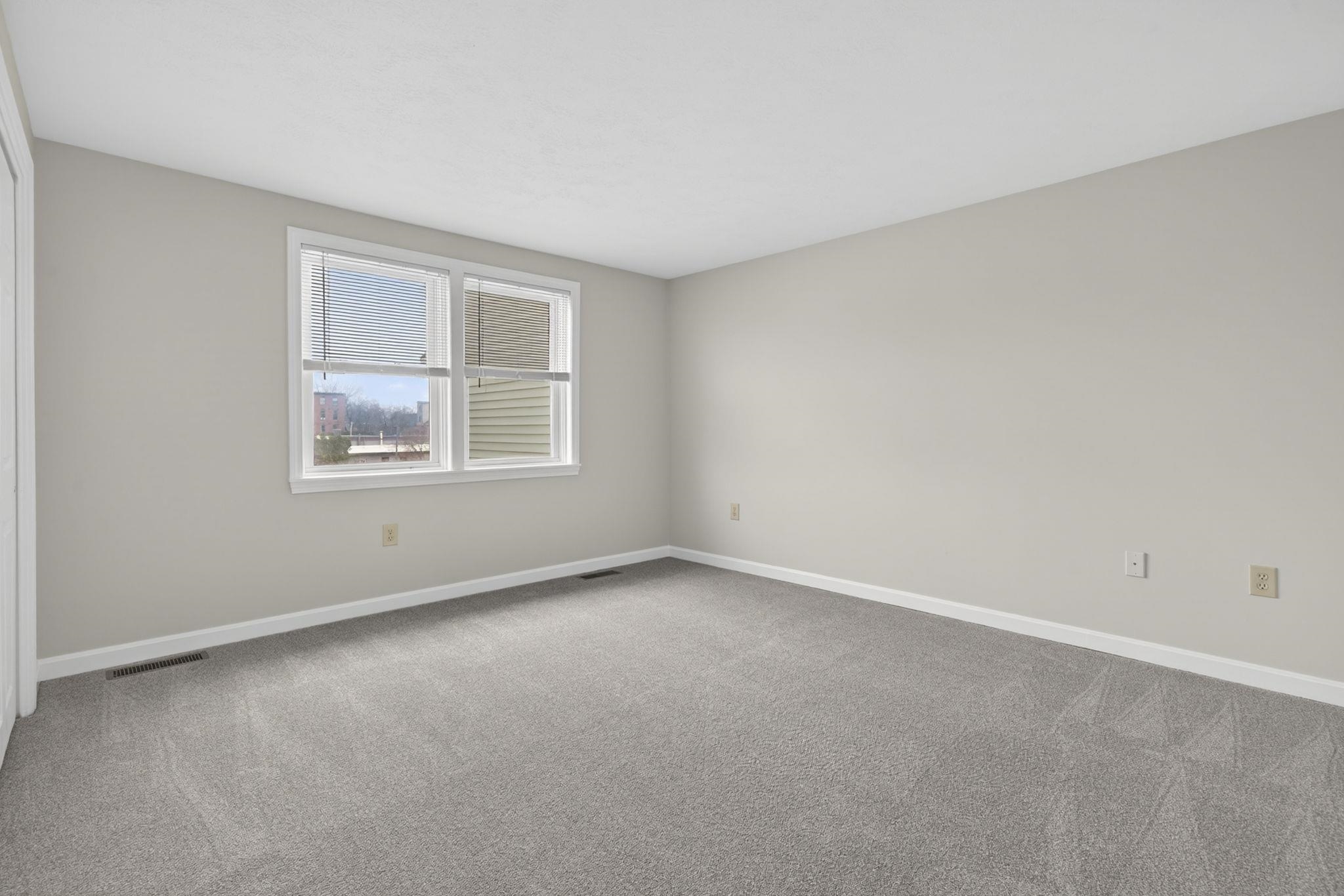 30 Charter Street, Unit 14 Exeter, NH 03833 - Photo 18 of 46