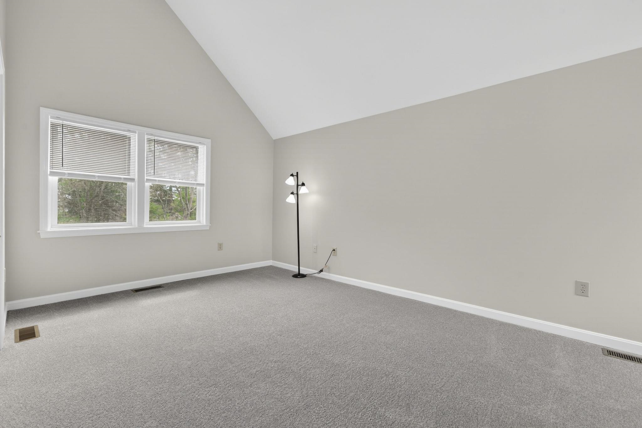 30 Charter Street, Unit 14 Exeter, NH 03833 - Photo 23 of 46