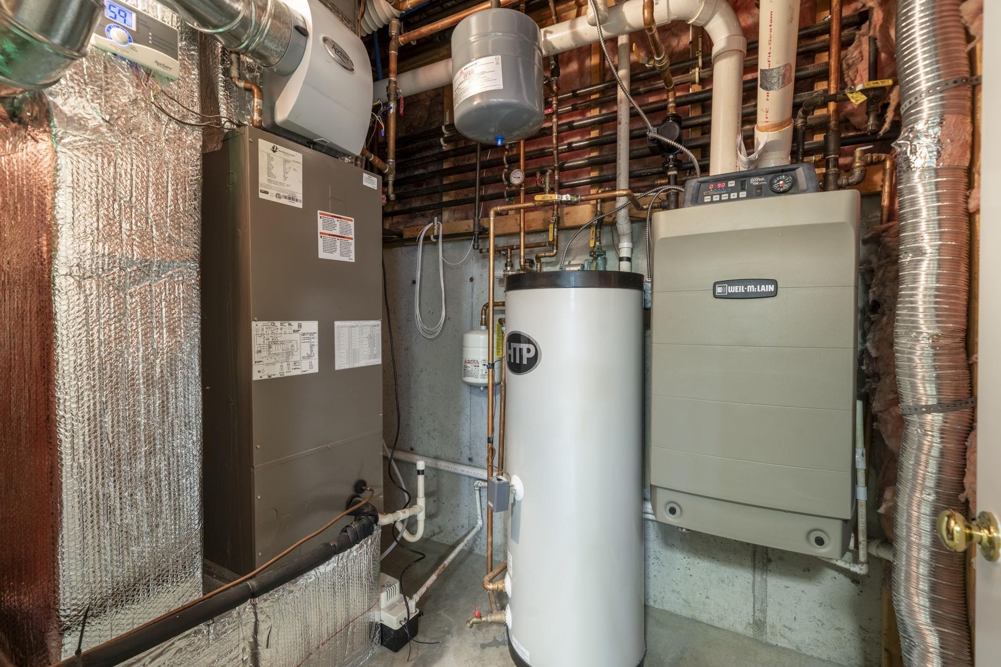 30 Charter Street, Unit 14 Exeter, NH 03833 - Photo 32 of 46