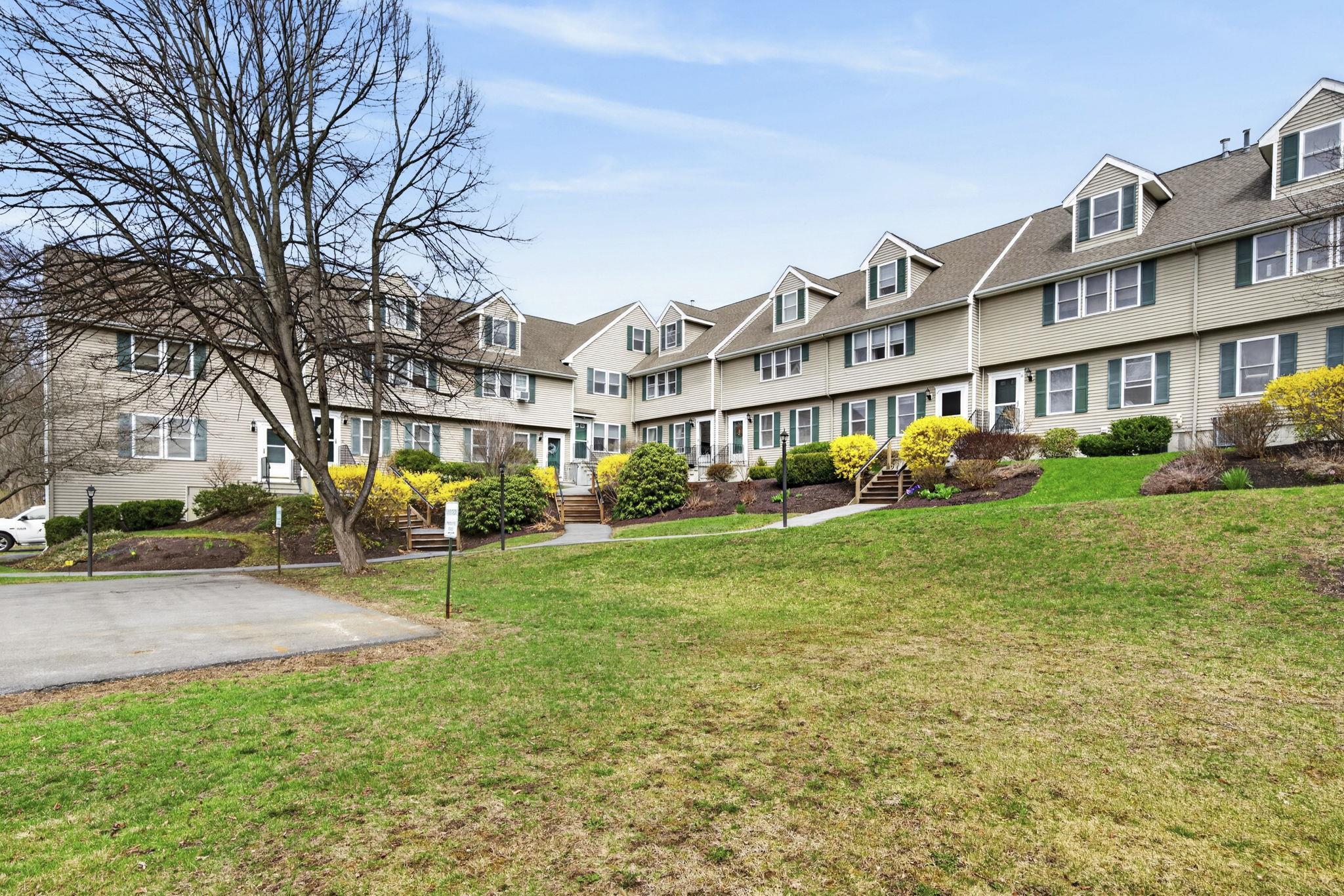 30 Charter Street, Unit 14 Exeter, NH 03833 - Photo 40 of 46