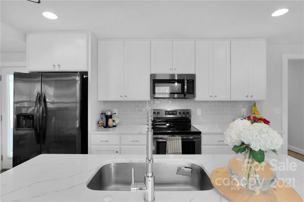 2917 Beech Nut Road, Unit 11 Charlotte, NC 28208 - Photo 10 of 36 Gallery Image 10