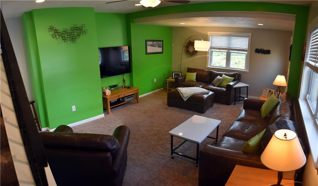 1727 Rutledge Street Pittsburgh, PA 15211 - Photo 4 of 16 Living Room