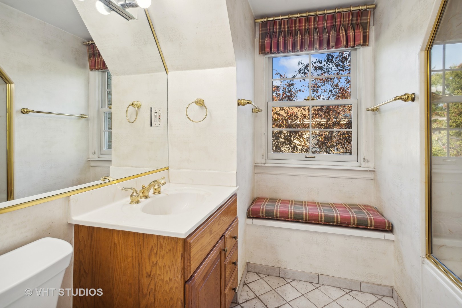 12 Briar Road Golf, IL 60029 - Photo 18 of 29 Gallery Image 18