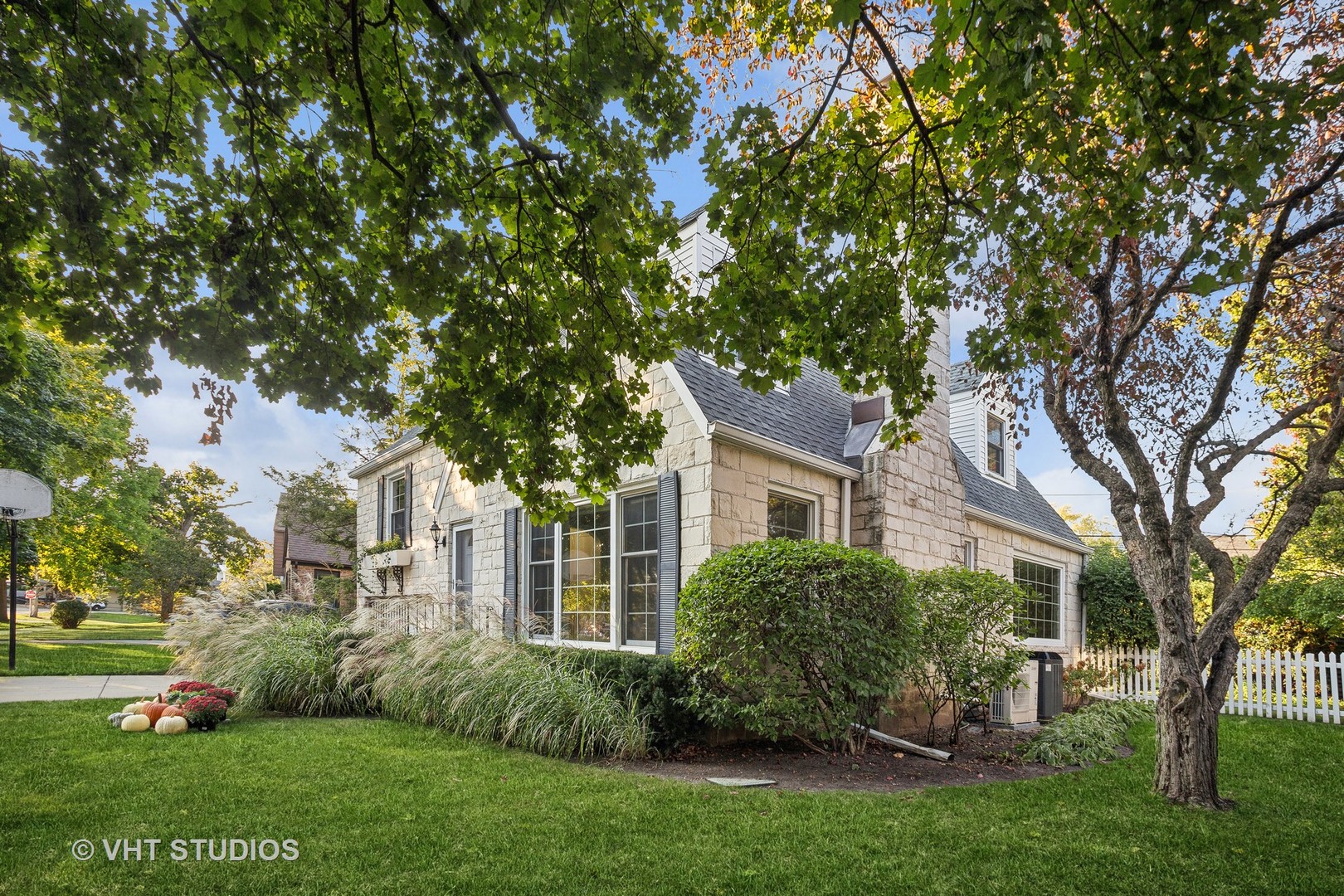 12 Briar Road Golf, IL 60029 - Photo 27 of 29 Gallery Image 27