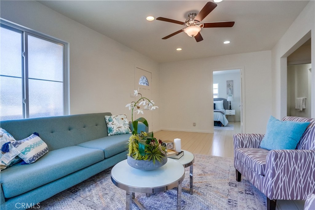 4037 East 7th Street Long Beach, CA 90804 - Photo 4 of 13 a living room with furniture