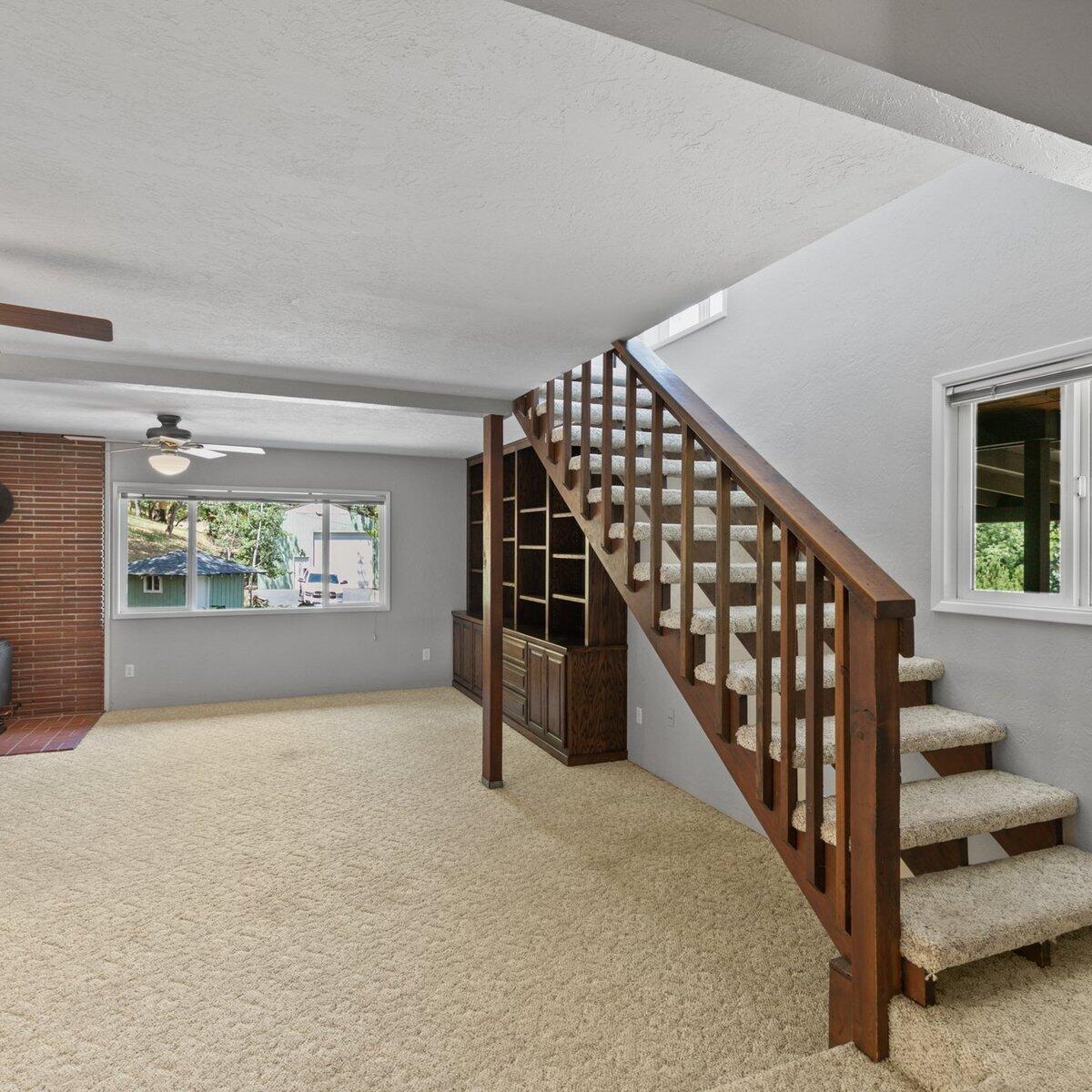 6195 Pioneer Road Medford, OR 97501 - Photo 14 of 48 47-custom-WCIM0134