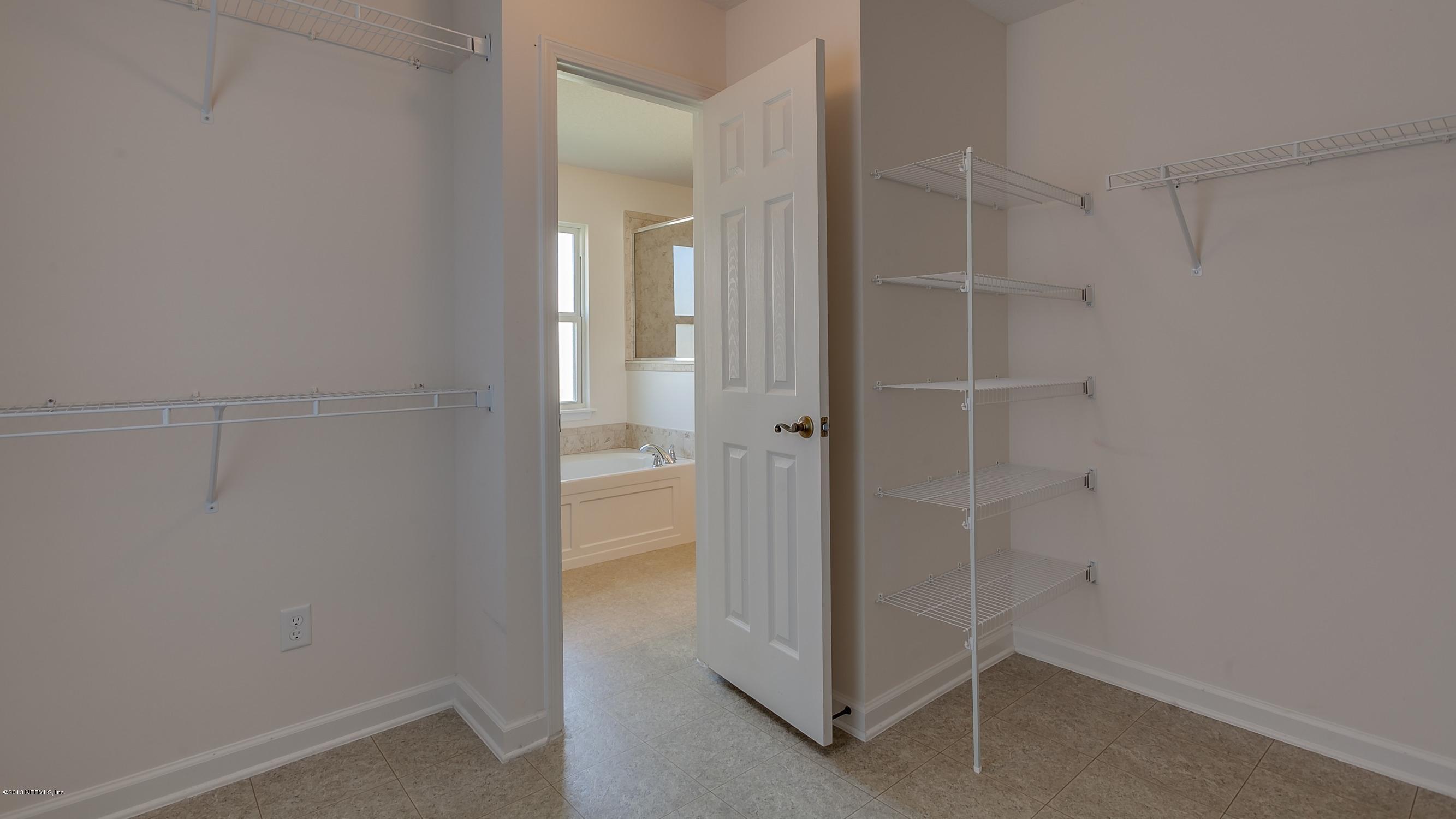 2918 Longleaf Ranch Circle Middleburg, FL 32068 - Photo 14 of 29 Master_Walk-in_Closet