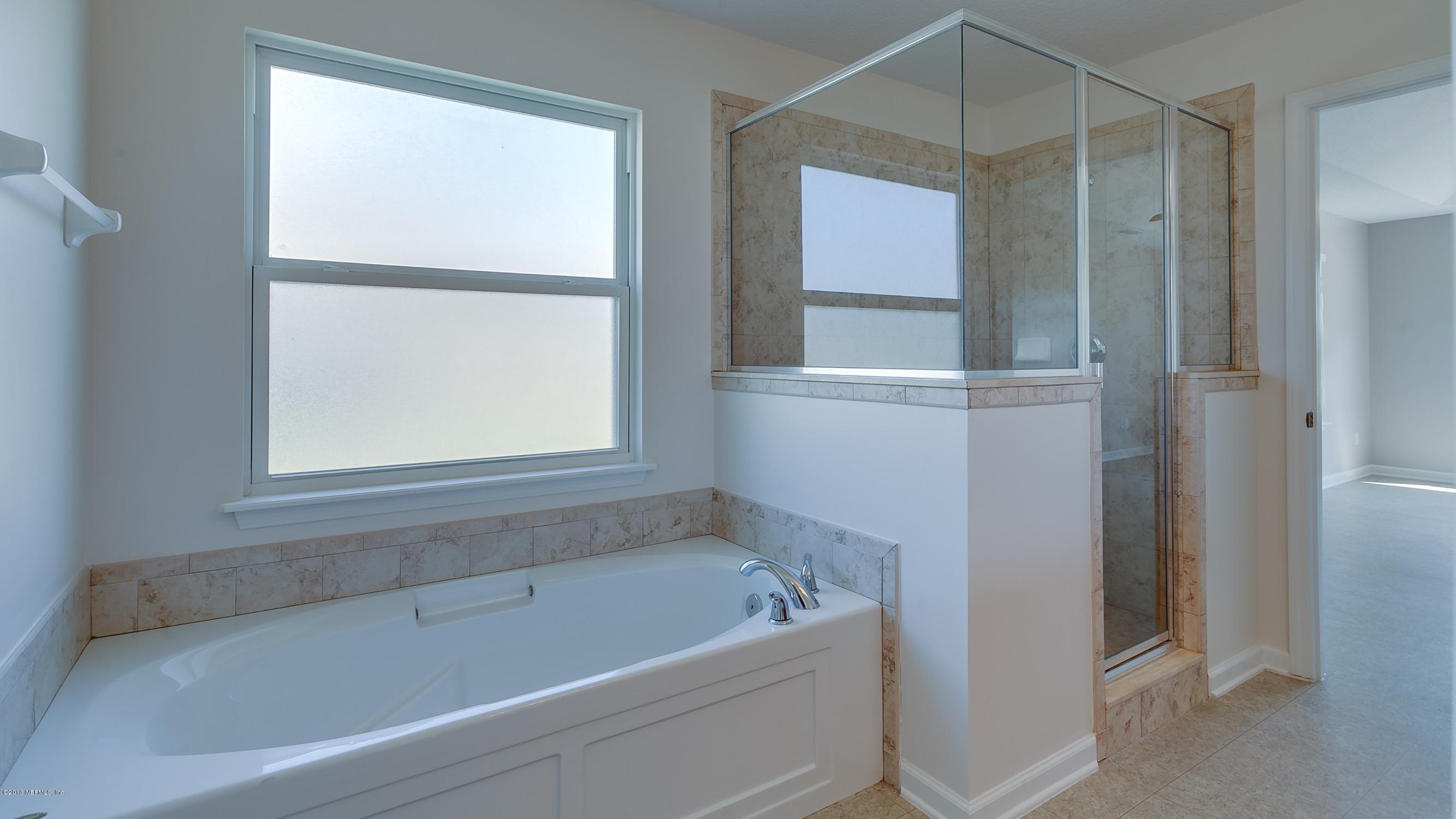 2918 Longleaf Ranch Circle Middleburg, FL 32068 - Photo 15 of 29 Master_Bathroom_View_1