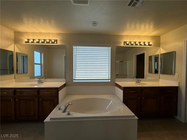 $2,250 | 9048 Winchester Ridge Street, Las Vegas, NV 89139