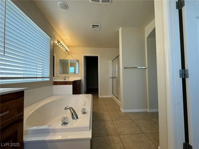$2,250 | 9048 Winchester Ridge Street, Las Vegas, NV 89139