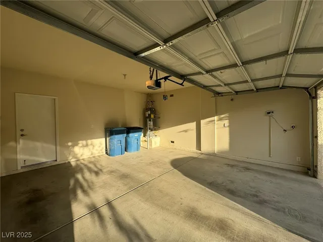 $2,250 | 9048 Winchester Ridge Street, Las Vegas, NV 89139