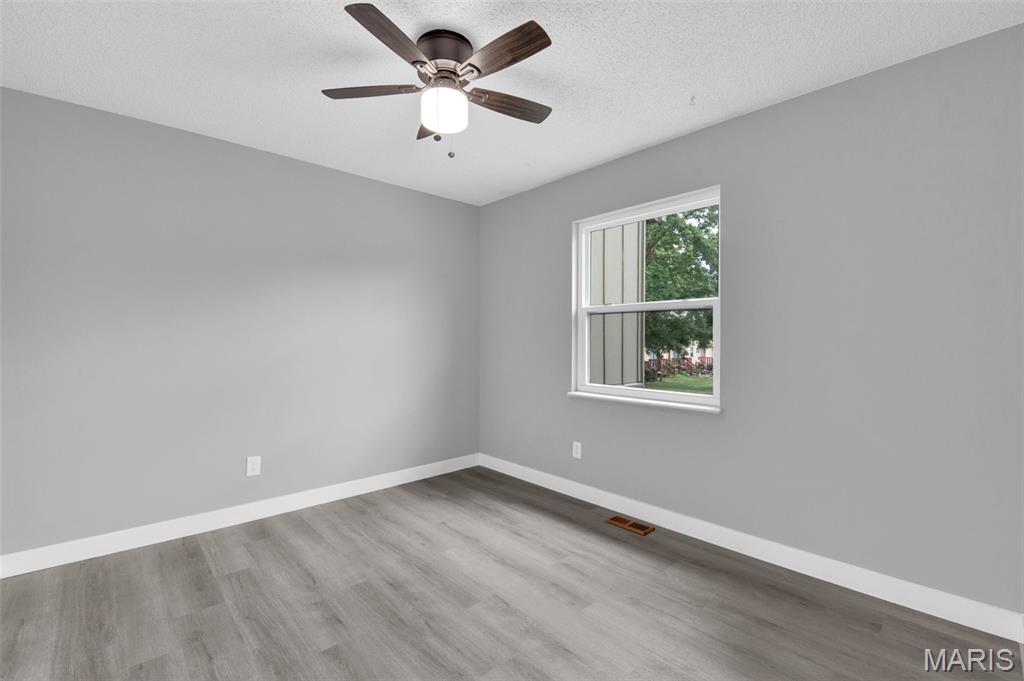 13351 Hiddencrest Lane Ballwin, MO 63021 - Photo 22 of 34