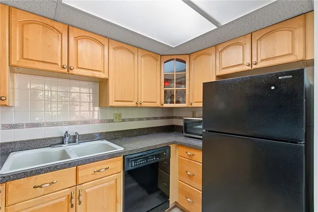 $89,000 | 446 Hoodridge Drive, Unit 310, Pittsburgh, PA 15234