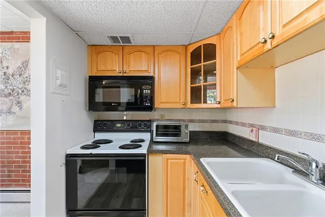 $89,000 | 446 Hoodridge Drive, Unit 310, Pittsburgh, PA 15234