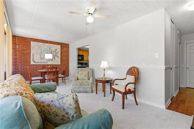 $89,000 | 446 Hoodridge Drive, Unit 310, Pittsburgh, PA 15234