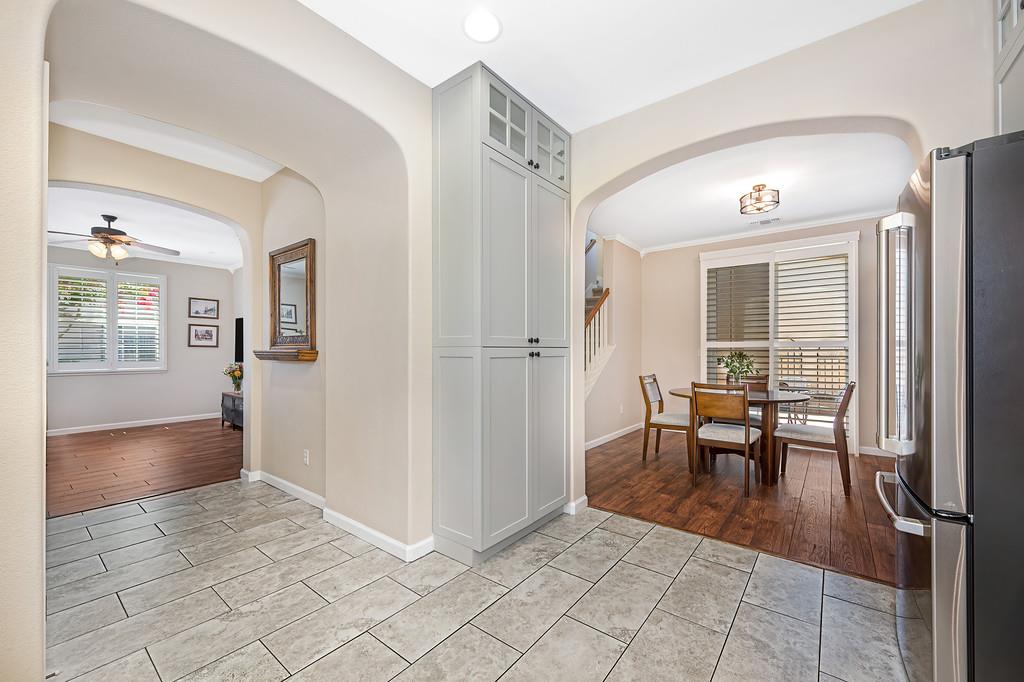 6137 RolkingHam Lane Orangevale, CA 95662 - Photo 10 of 41 Gallery Image 10