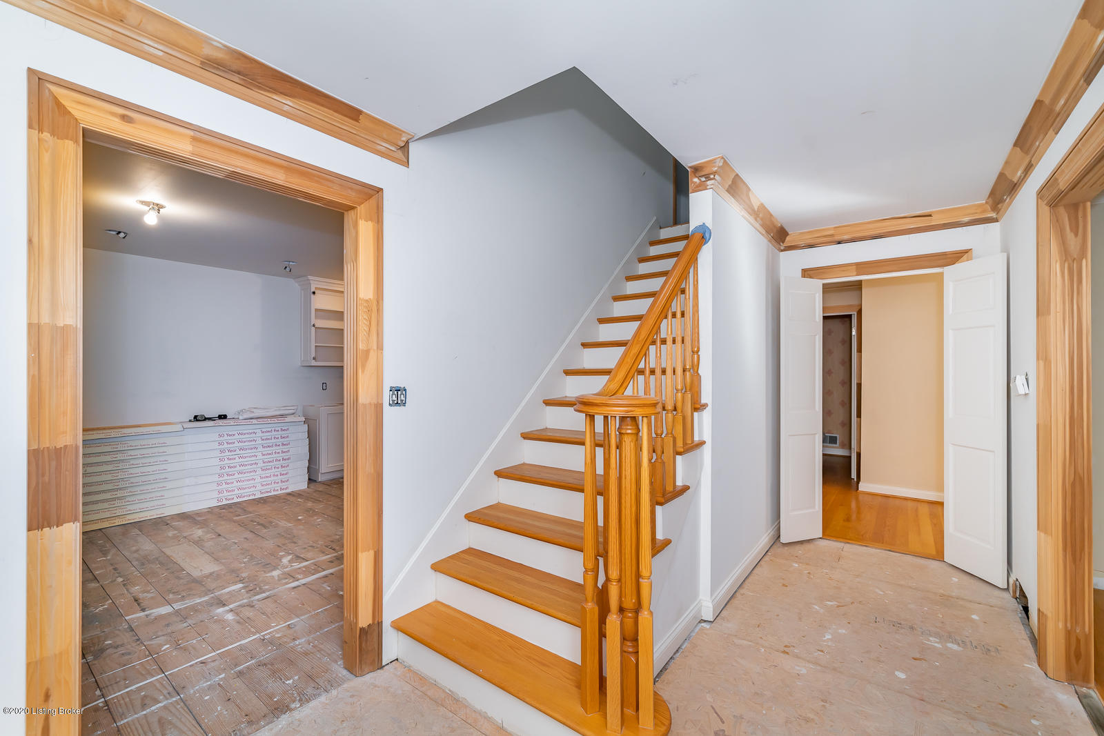 713 Braeview Road Louisville, KY 40206 - Photo 13 of 82 Foyer