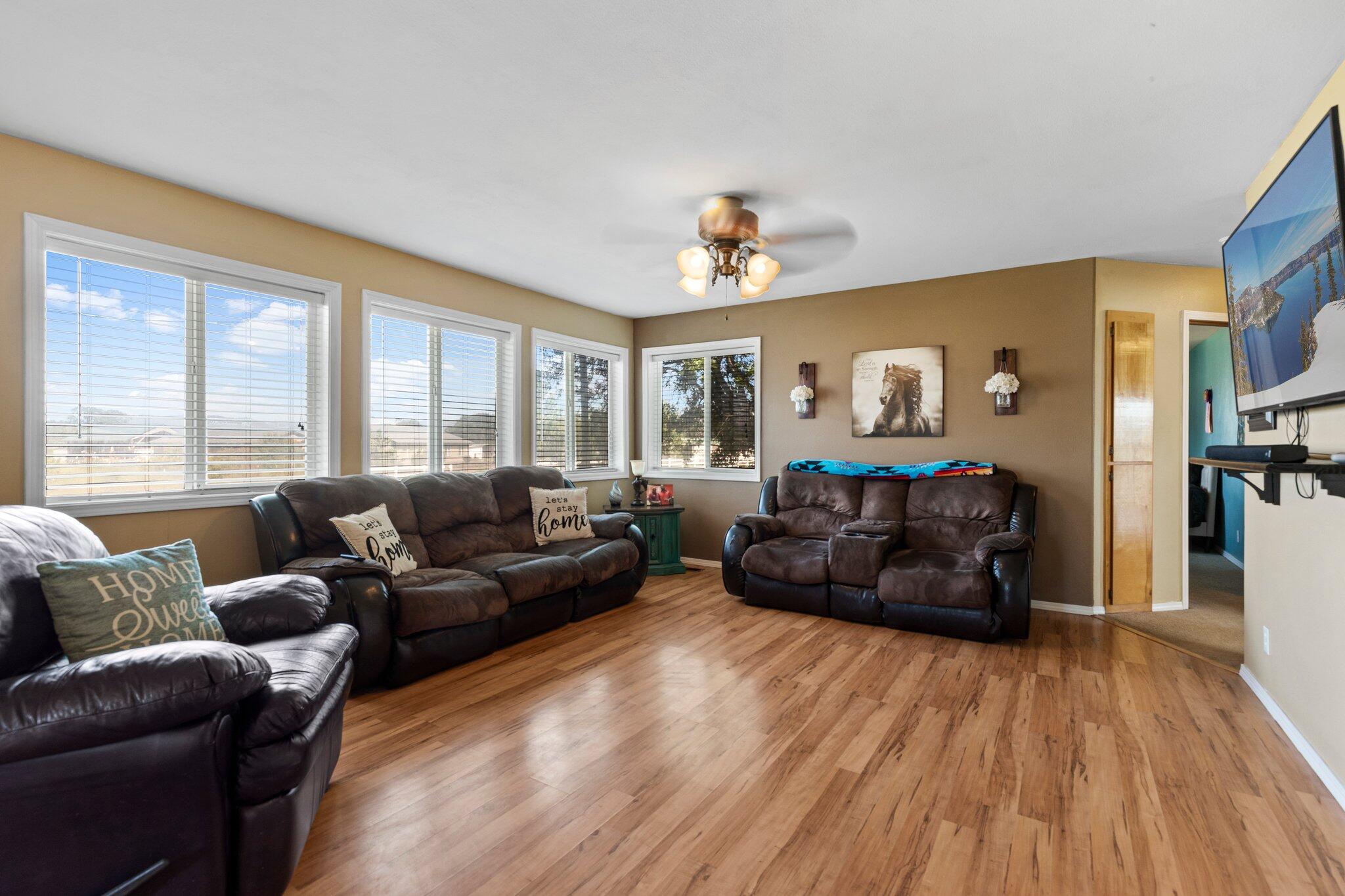6598 Truax Road Central Point, OR 97502 - Photo 11 of 31 46-web-or-mls-IMGL6705