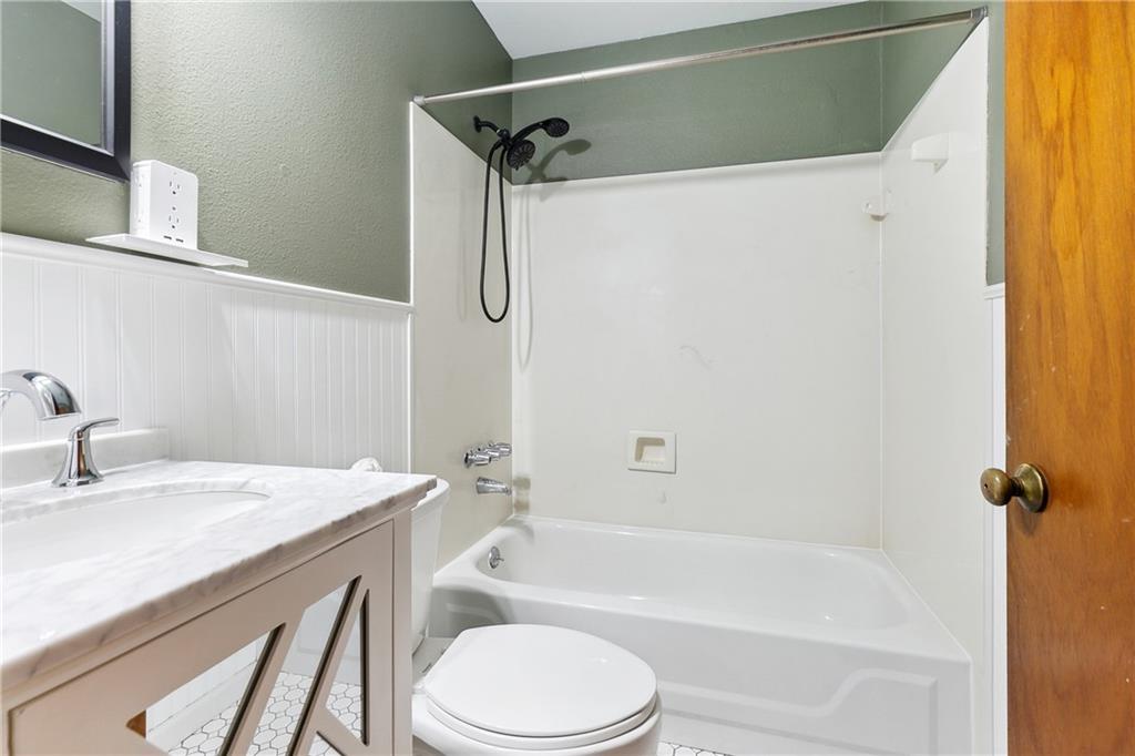 420 Moss Lane River Ridge, LA 70123 - Photo 9 of 13 Gallery Image 9
