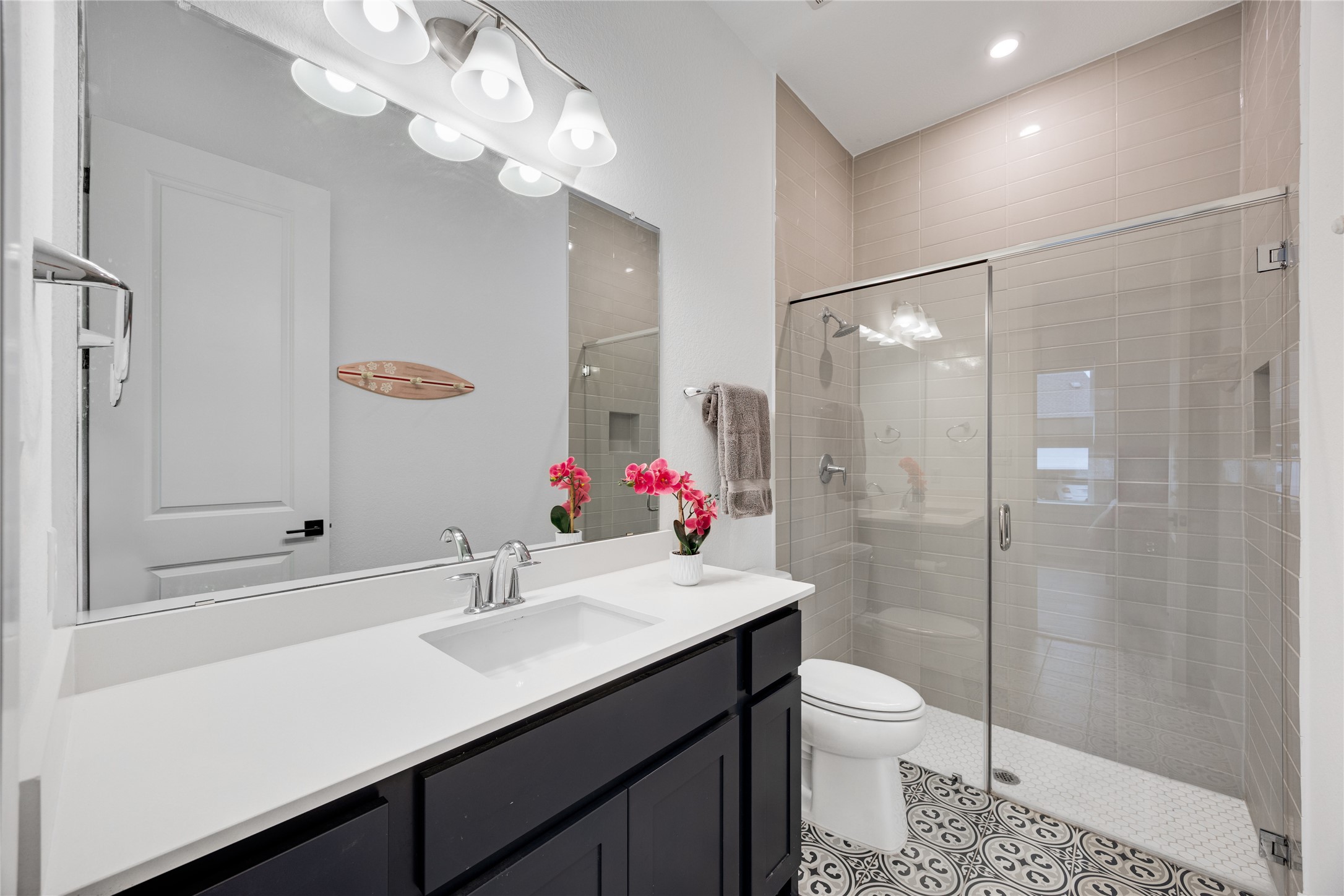 494 Prairie Clover Drive Dripping Springs, TX 78620 - Photo 27 of 39 Second Bedroom Ensuite Bath