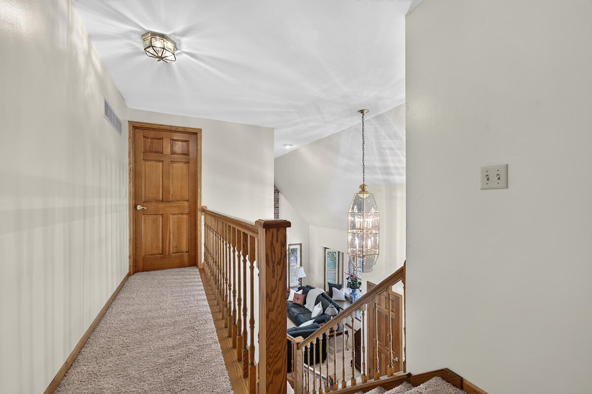 8419 110th Avenue Pleasant Prairie, WI 53158 - Photo 17 of 41 8419 Upper area