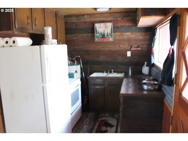 $180,000 | 76939 Rock Creek Lane, Adams, OR 97810