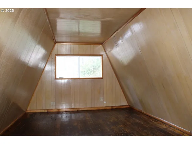 $180,000 | 76939 Rock Creek Lane, Adams, OR 97810