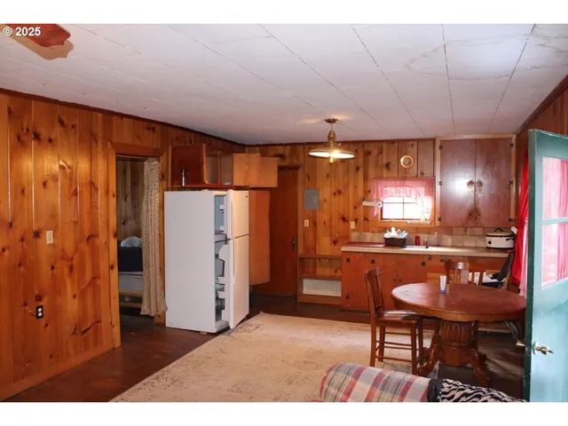 $180,000 | 76939 Rock Creek Lane, Adams, OR 97810