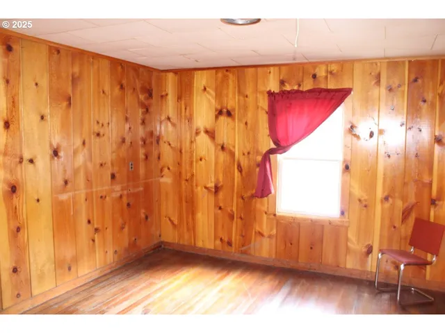 $180,000 | 76939 Rock Creek Lane, Adams, OR 97810