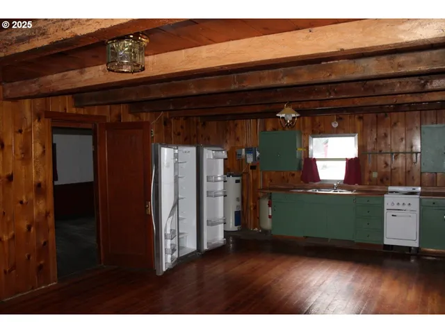 $180,000 | 76939 Rock Creek Lane, Adams, OR 97810