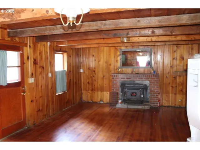 $180,000 | 76939 Rock Creek Lane, Adams, OR 97810