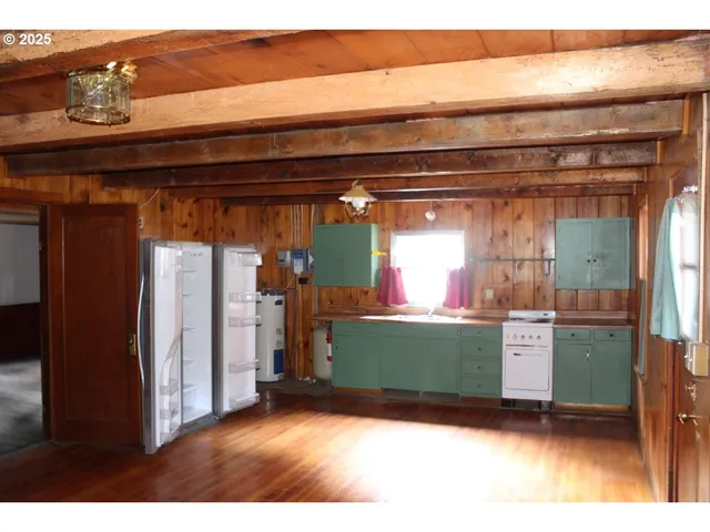 $180,000 | 76939 Rock Creek Lane, Adams, OR 97810