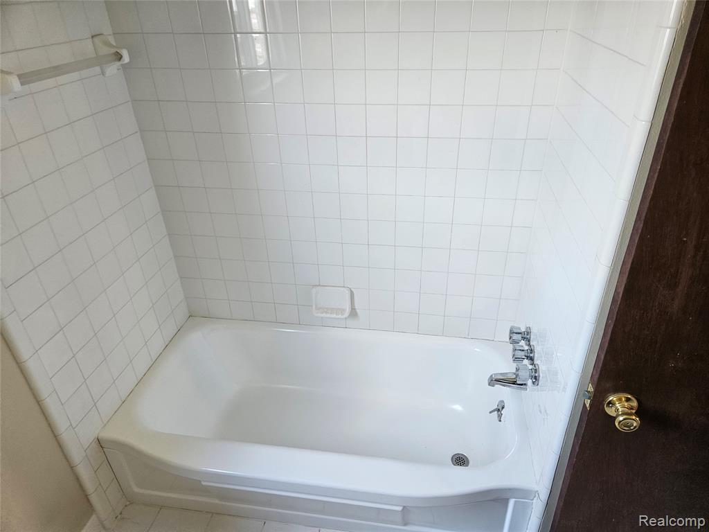 Undisclosed Address Roseville, MI 48066 - Photo 25 of 27 Gallery Image 25
