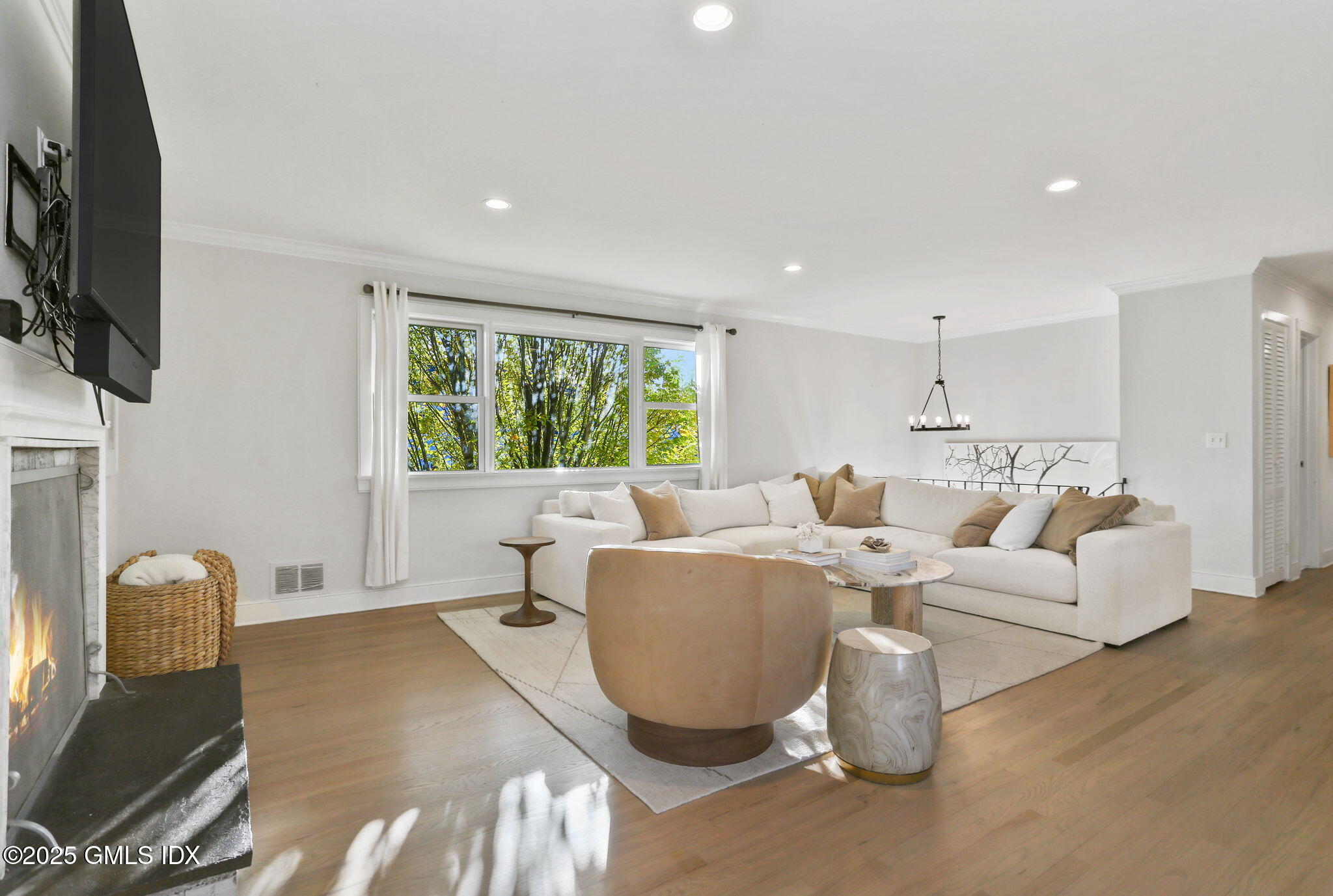 6 Meadowbank Road Old Greenwich, CT 06870 - Photo 7 of 30 Family Room