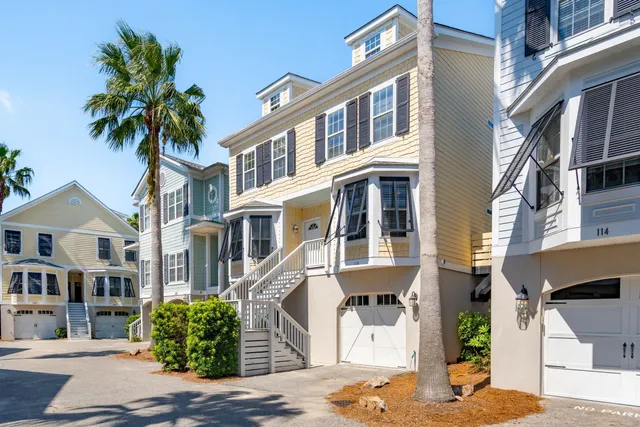 $989,000 | 116 West 2nd Street, Folly Beach, SC 29439