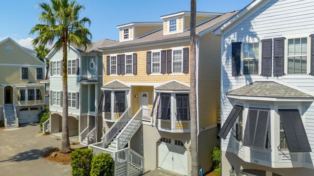 $989,000 | 116 West 2nd Street, Folly Beach, SC 29439