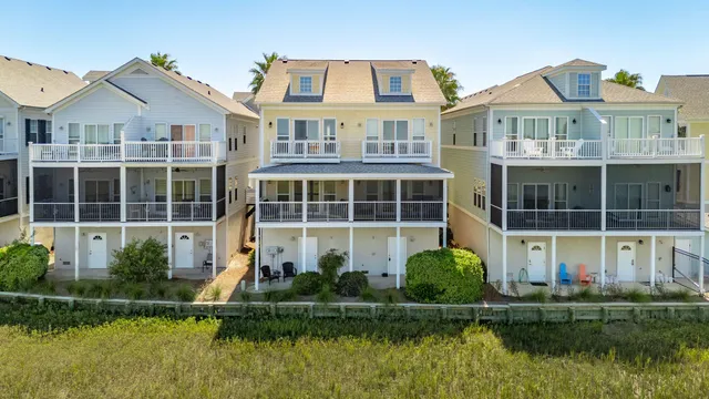$989,000 | 116 West 2nd Street, Folly Beach, SC 29439