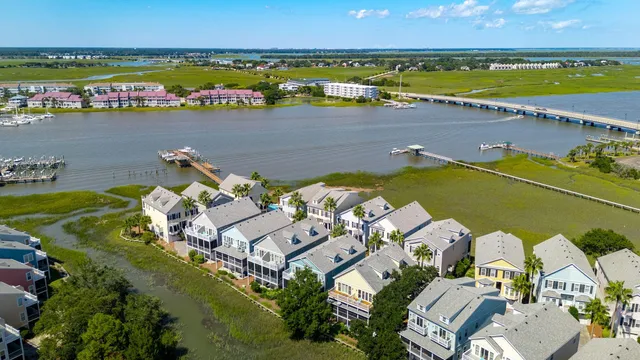 $989,000 | 116 West 2nd Street, Folly Beach, SC 29439
