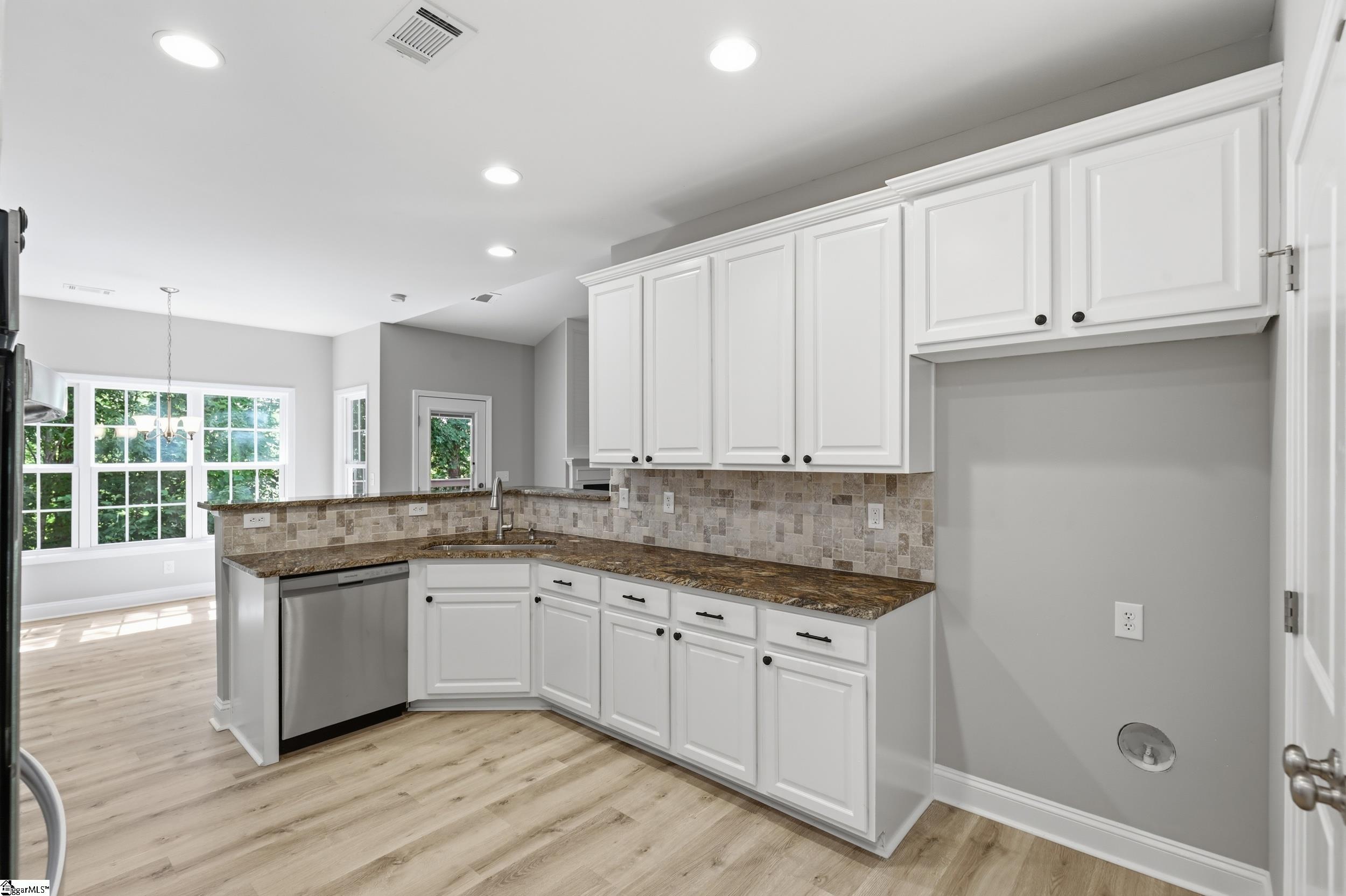 146 Windmont Road Pickens, SC 29671 - Photo 10 of 39