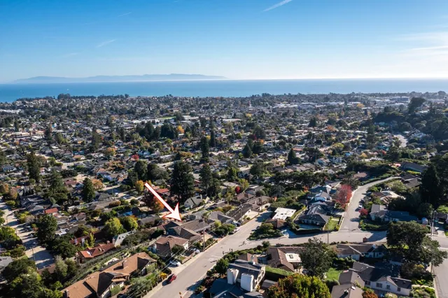 an aerial view of multiple house