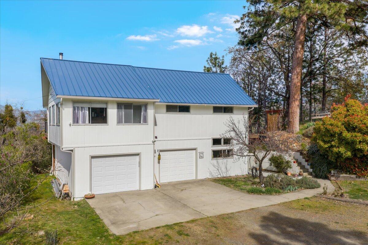 345 Carmen Road Talent, OR 97540 - Photo 2 of 26 03-DJI_20260320151134_0059_D