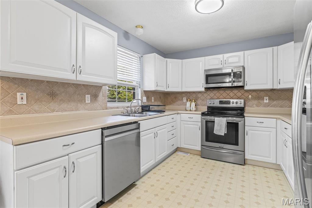 1311 Springbrooke Drive Edwardsville, IL 62025 - Photo 8 of 55 Gallery Image 8