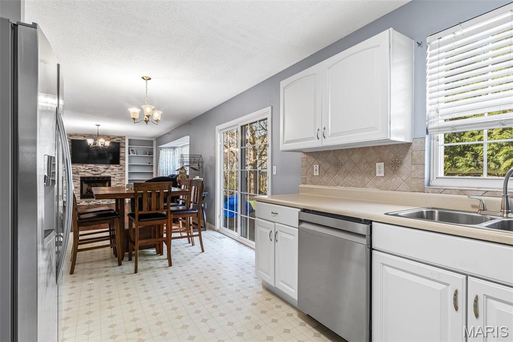 1311 Springbrooke Drive Edwardsville, IL 62025 - Photo 9 of 55 Gallery Image 9
