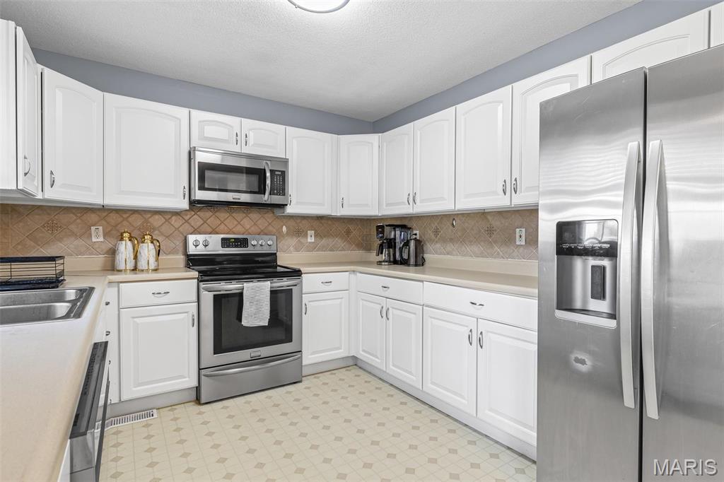 1311 Springbrooke Drive Edwardsville, IL 62025 - Photo 10 of 55 Gallery Image 10