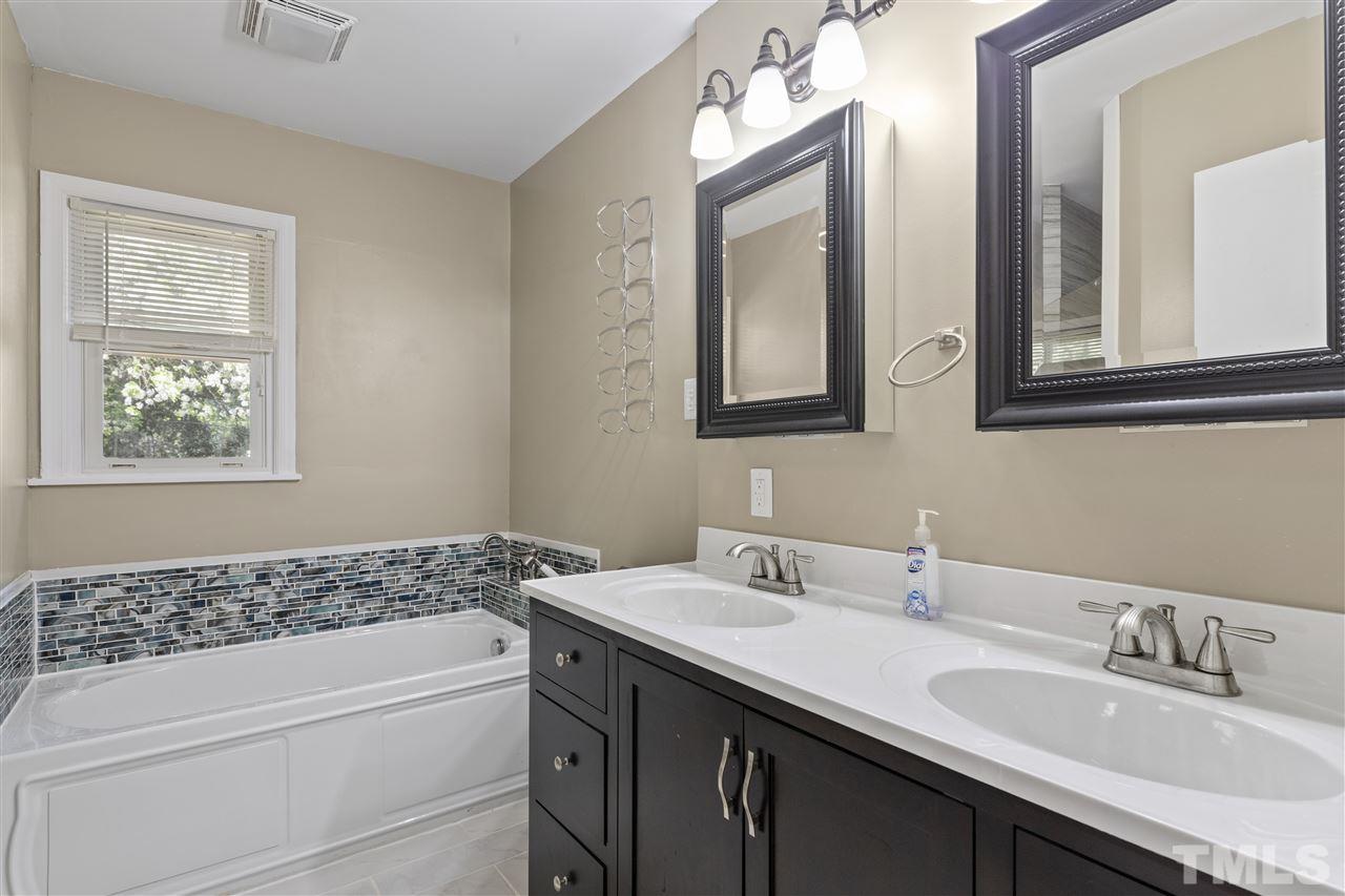 7129 Ross Road Erwin, NC 28339 - Photo 8 of 25 Gallery Image 8